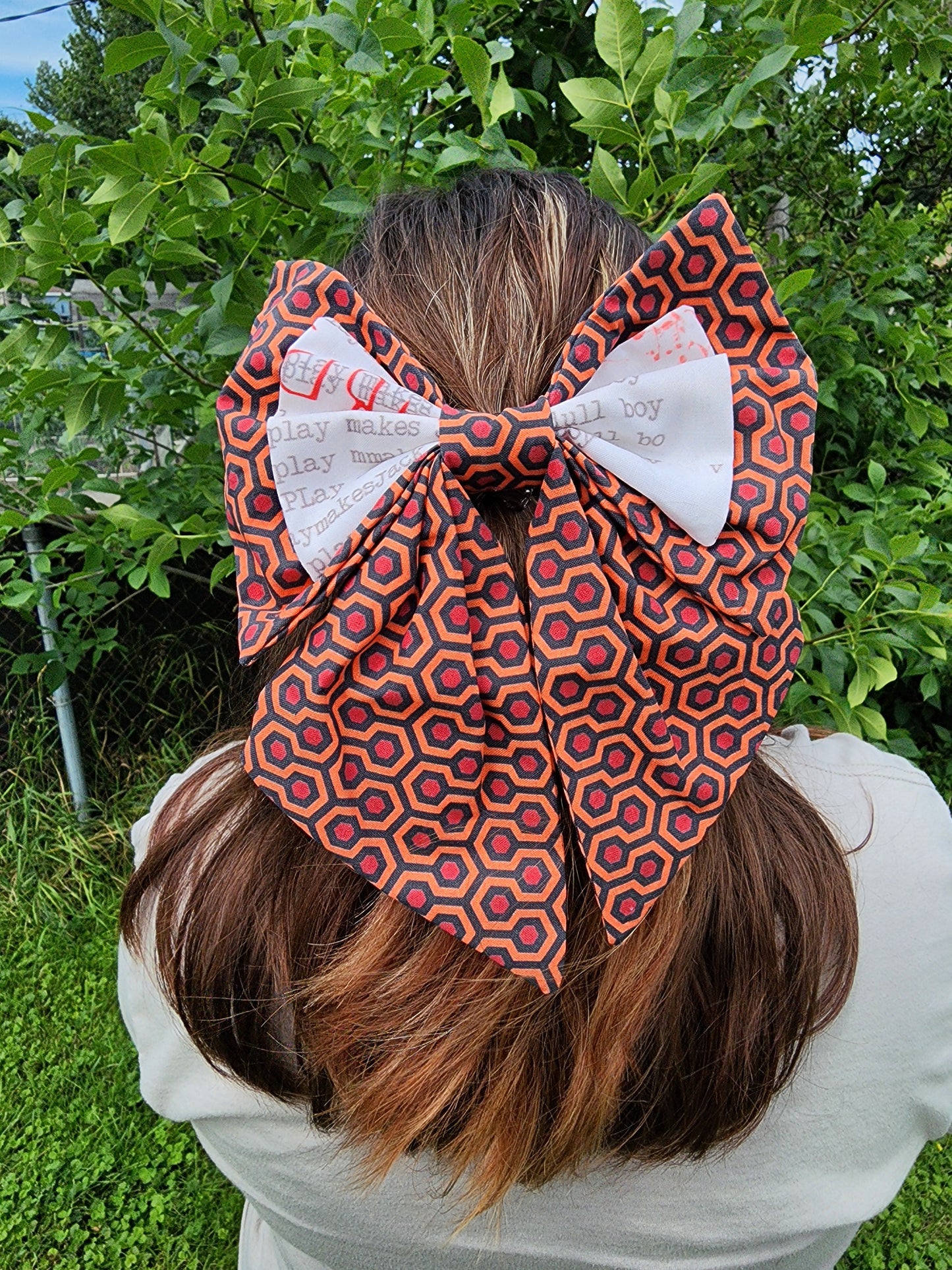 Jumbo Bow - Secluded Hotel